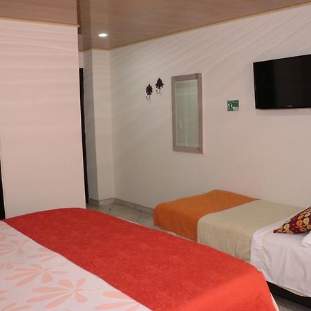 Hoteles Bogota Inn El Lago Country Zona Rosa Exterior photo