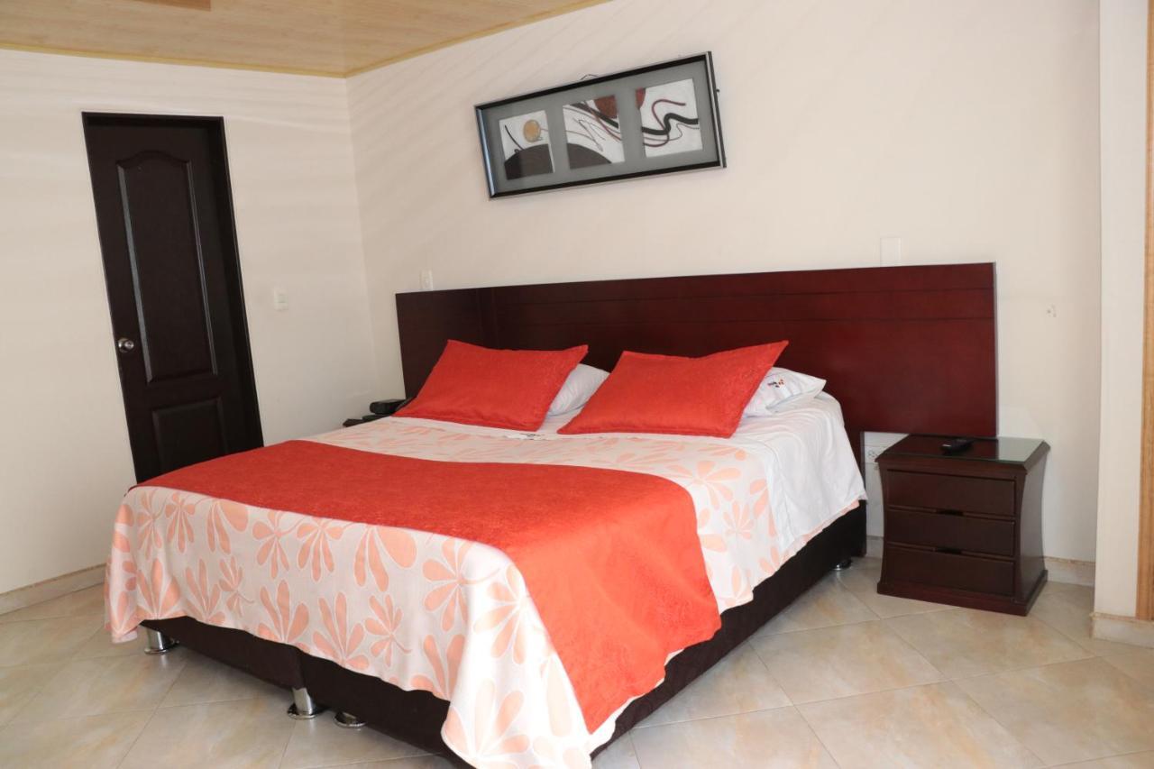 Hoteles Bogota Inn El Lago Country Zona Rosa Exterior photo