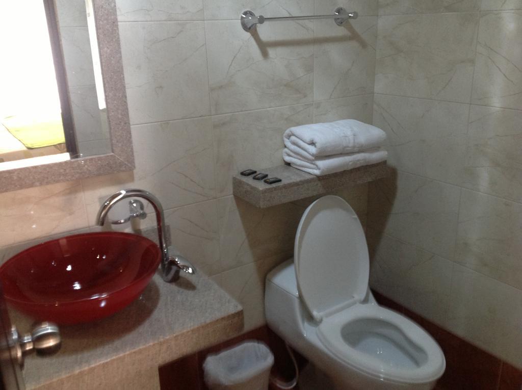 Hoteles Bogota Inn El Lago Country Zona Rosa Room photo