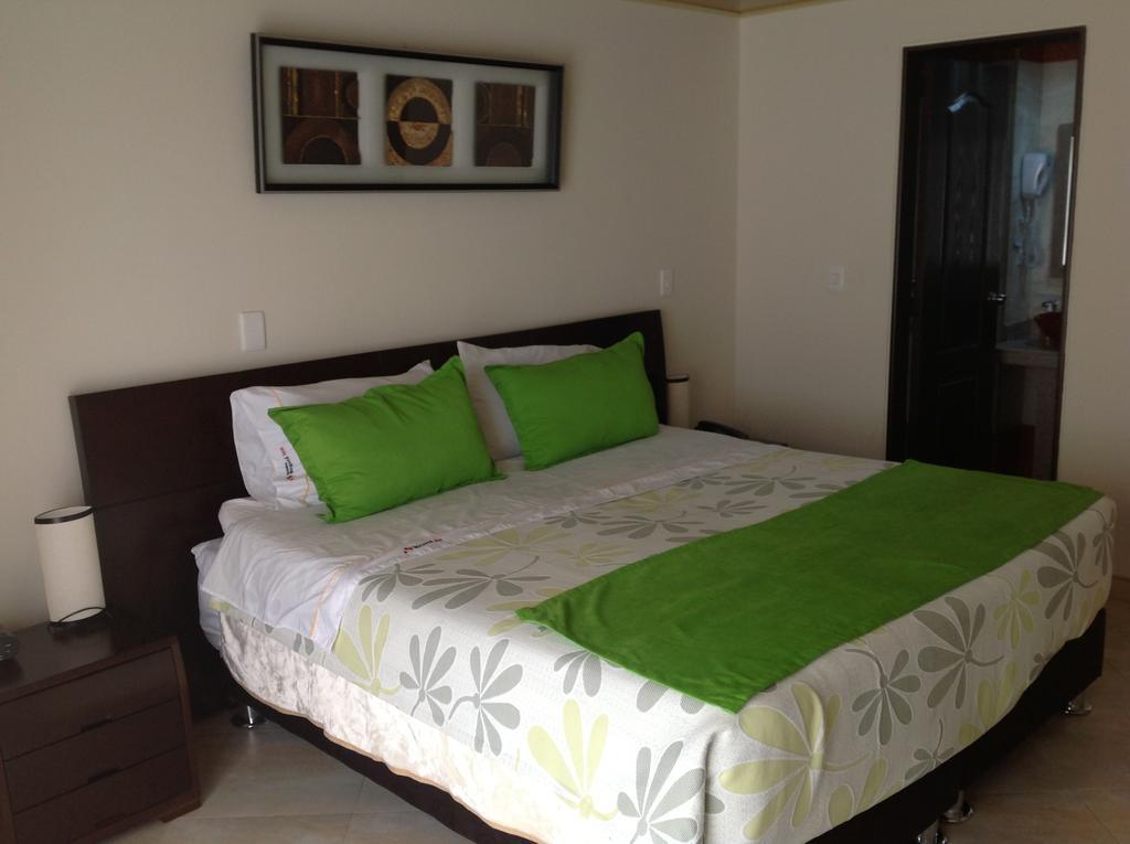 Hoteles Bogota Inn El Lago Country Zona Rosa Room photo