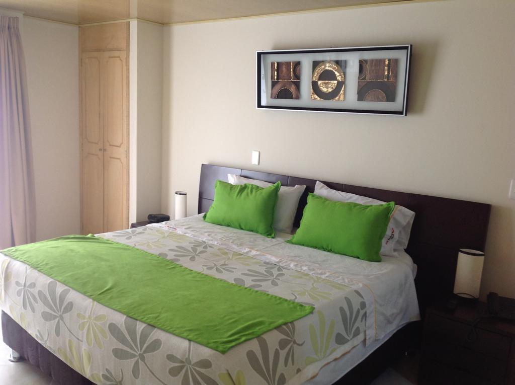 Hoteles Bogota Inn El Lago Country Zona Rosa Room photo